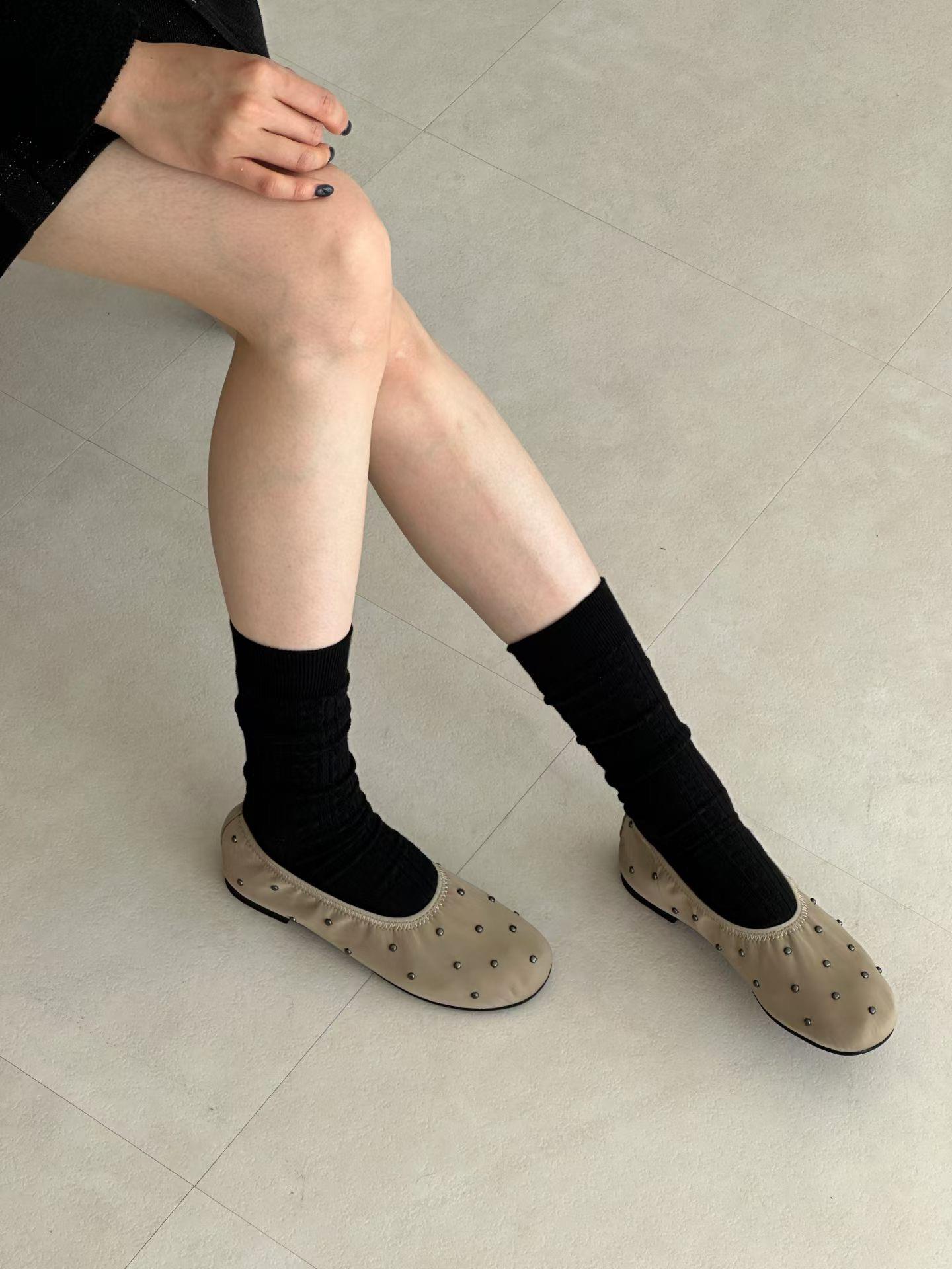 小鉚釘芭蕾娃娃鞋(正常版)